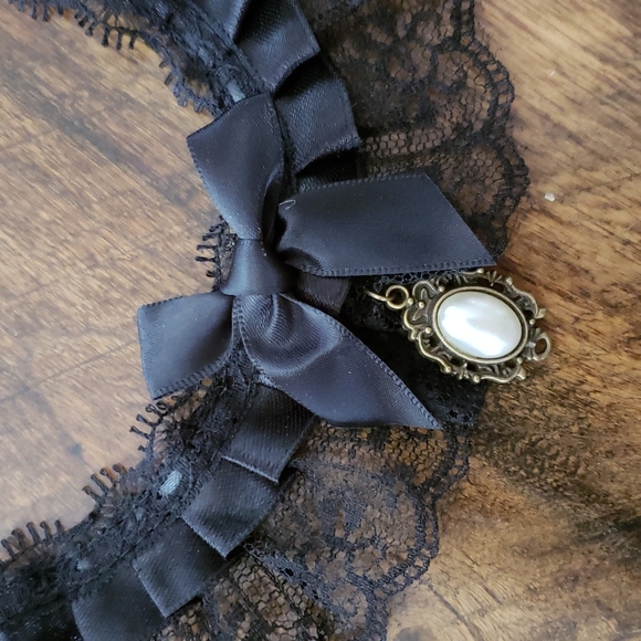 💥BOGO FREE💥 GOTHIC CHOKER - Picture 2 of 5